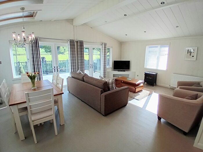 2 Bedroom Chalet For Sale In Westfield Lane, Hastings, TN35