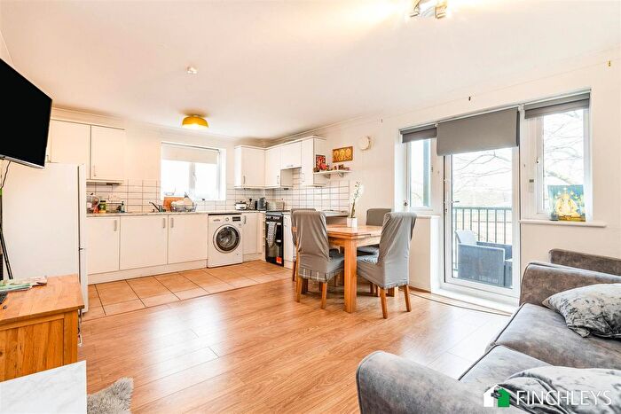 2 Bedroom Flat To Rent In Connections House, Glebe Road, Finchley, N3