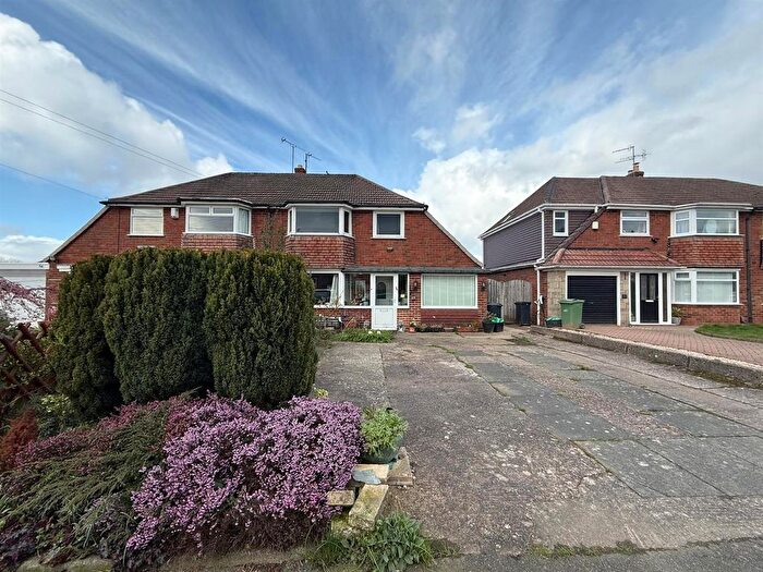 3 Bedroom Semi Detached House For Sale In Mayfield Road, Halesowen, B63