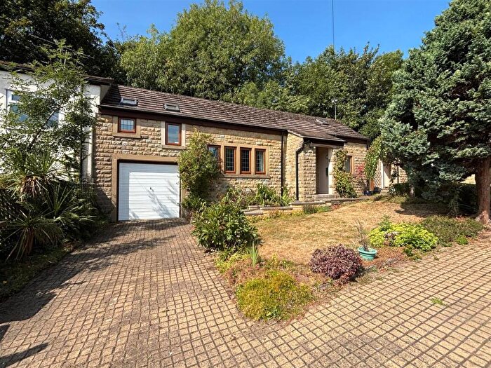 2 Bedroom Terraced Bungalow For Sale In Hugill Street, Thornton, Bradford, BD13