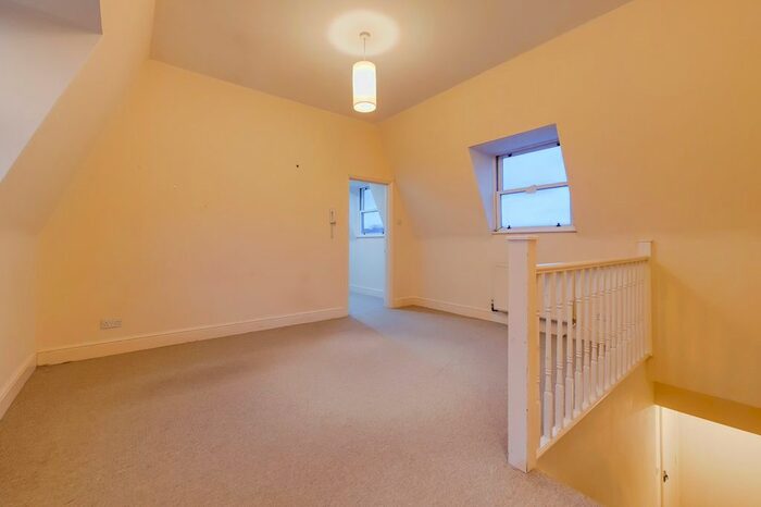 2 Bedroom Flat To Rent In Heber Road, East Dulwich, London, SE22