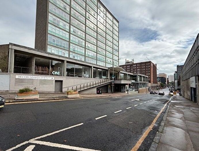 2 Bedroom Flat To Rent In Renfrew Street, G3