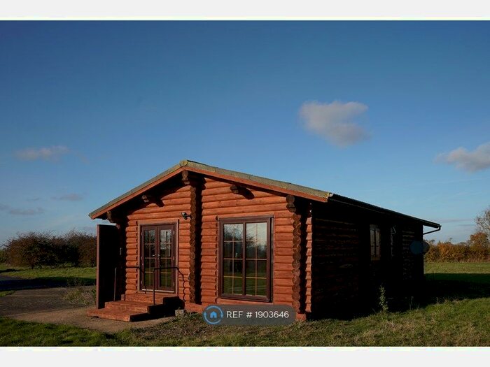 2 Bedroom Detached House To Rent In Keysoe Road, Bedford, MK44