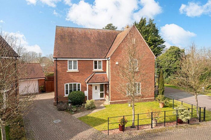 5 Bedroom Detached House For Sale In Pavilion Gardens, Aston Clinton, Aylesbury, HP22