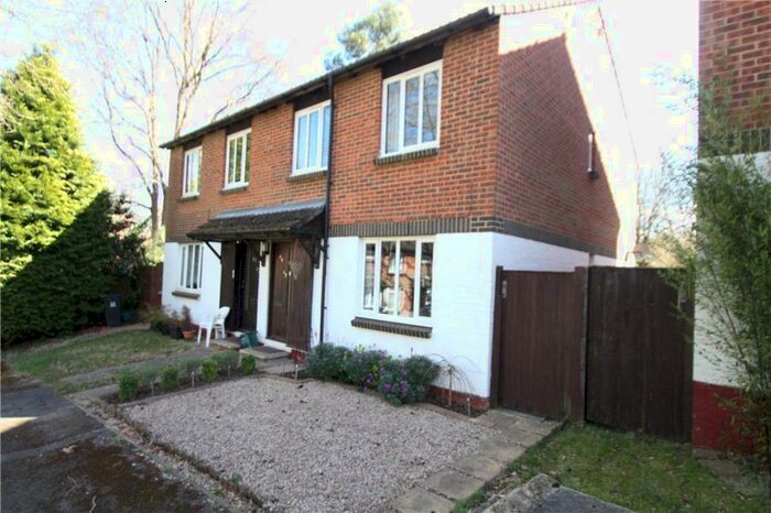 1 Bedroom Maisonette To Rent In Woking, GU21