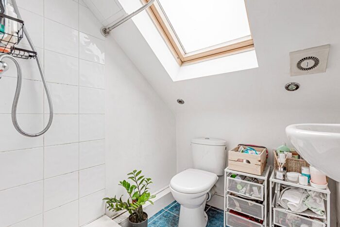 3 Bedroom Flat To Rent In New Kings Road, Hurlingham, SW6