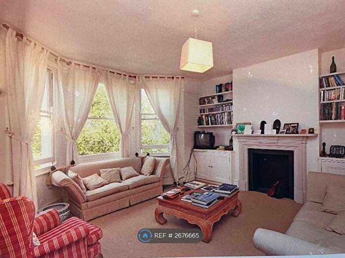 2 Bedroom Flat To Rent In Bonneville Gardens, London, SW4