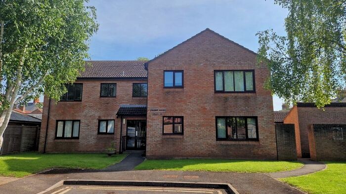 1 Bedroom Flat To Rent In Priory Court, Taunton, TA1