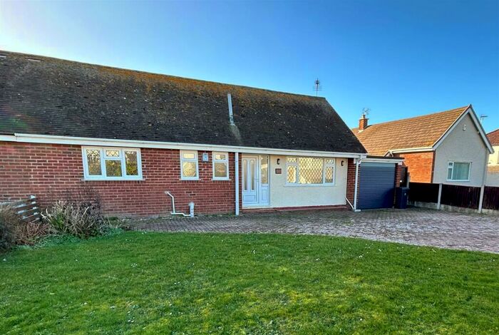 3 Bedroom Semi-Detached Bungalow To Rent In Penrhyn Avenue, Rhos On Sea, Colwyn Bay, LL28