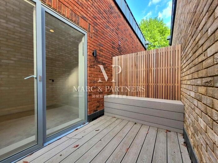 2 Bedroom Detached House To Rent In Carlton Road, Ealing Broadway, London, W5