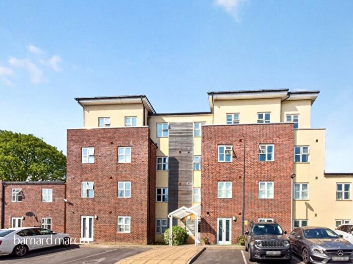 2 Bedroom Flat For Sale In Beaumaris Gardens, London, SE19