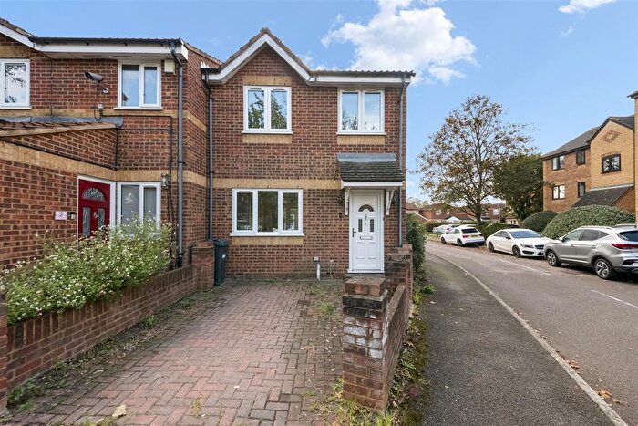 3 Bedroom End Terrace House For Sale In Burket Close, Southall, Norwood Green, UB2