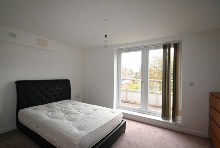 1 Bedroom Flat To Rent In Gallery Court, Arcadia Avenue, N3