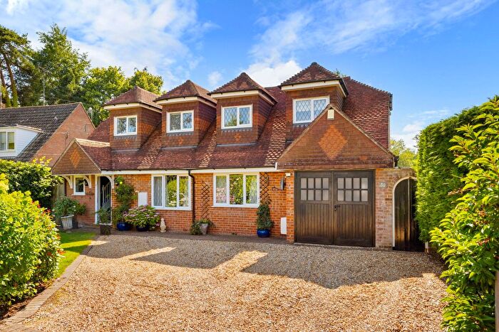 5 Bedroom Detached House For Sale In Kiln Ride, Finchampstead, RG40