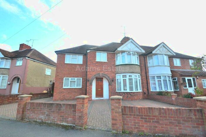 5 Bedroom Semi-Detached House To Rent In Byron Road, Reading, RG6