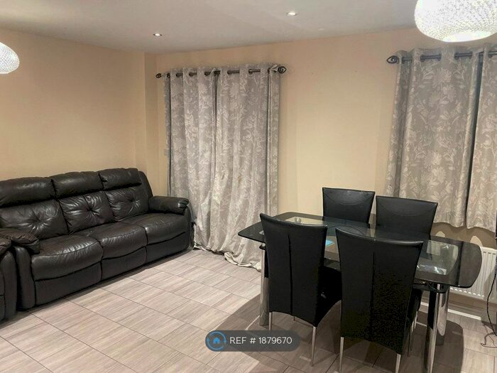 3 Bedroom Semi-Detached House To Rent In Sudbury Close, Romford, RM3