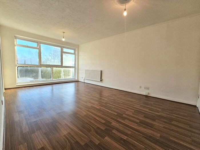 1 Bedroom Flat To Rent In Templemore, Sidcup, DA14