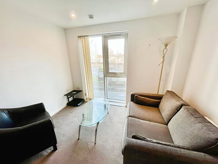 1 Bedroom Flat To Rent In East Street, Leeds, West Yorkshire, Uk, LS9