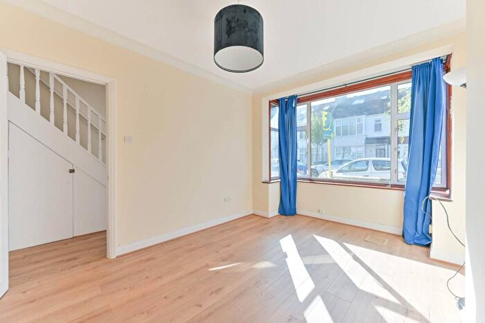 2 Bedroom Terraced House To Rent In Meadvale Road, Croydon, CR0