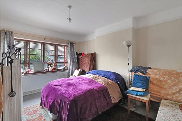 3 Bedroom Flat To Rent In Summerland Avenue, Minehead, Somerset, TA24