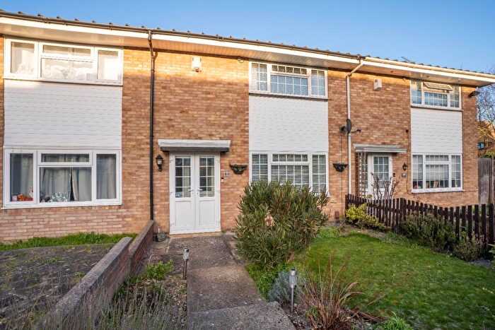 2 Bedroom Terraced House For Sale In Lorton Close, Gravesend, DA12