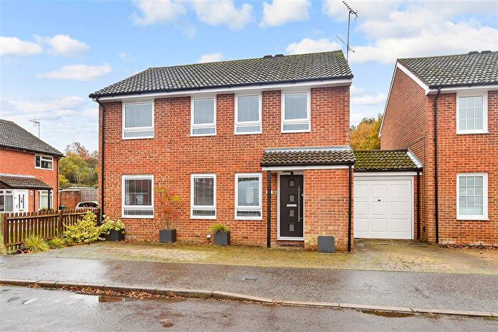 4 Bedroom Detached House For Sale In The Canter, Crawley, West Sussex, RH10