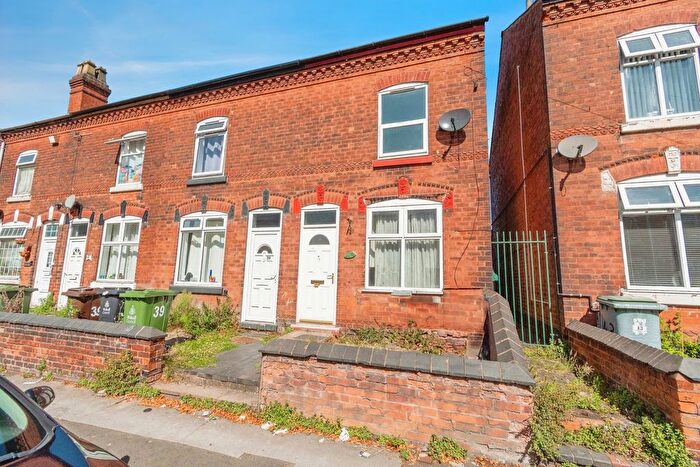 3 Bedroom Detached House For Sale In Scarborough Road, Walsall, West Midlands, WS2