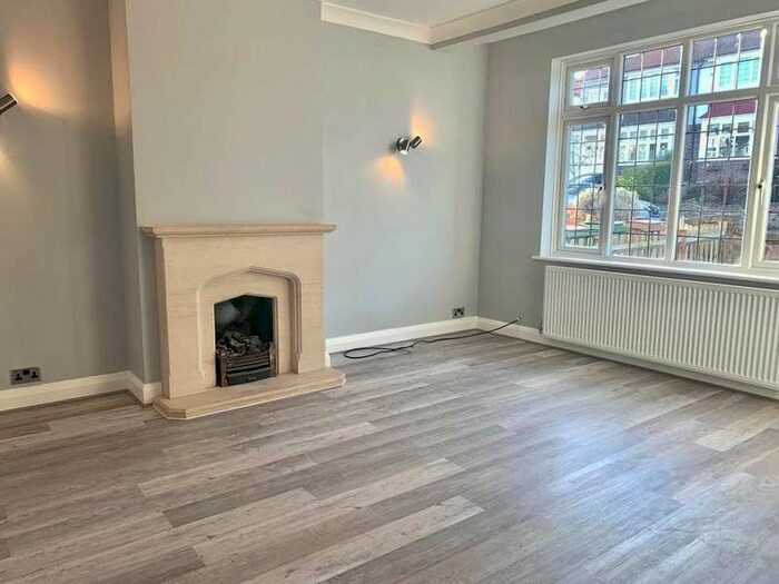 3 Bedroom Semi-Detached House To Rent In Anglesey Court Road, Carshalton, SM5