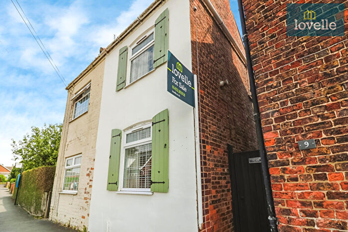 2 Bedroom Cottage For Sale In Riby Road, Keelby, DN41