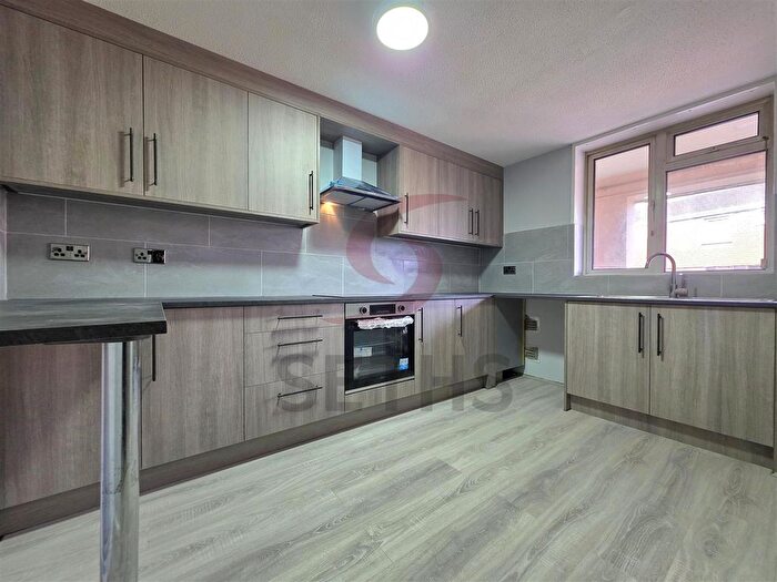 3 Bedroom Maisonette To Rent In Taurus Close, Highfields, Leicester, LE2