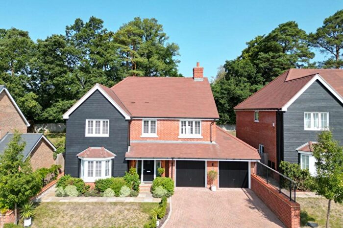 5 Bedroom Detached House For Sale In Baker Oats Drive, Farnham, GU10