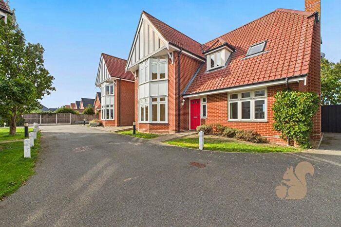 4 Bedroom House For Sale In Barrow Mews, West Mersea, CO5