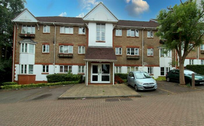 2 Bedroom Apartment To Rent In Autumn Drive, Sutton, SM2