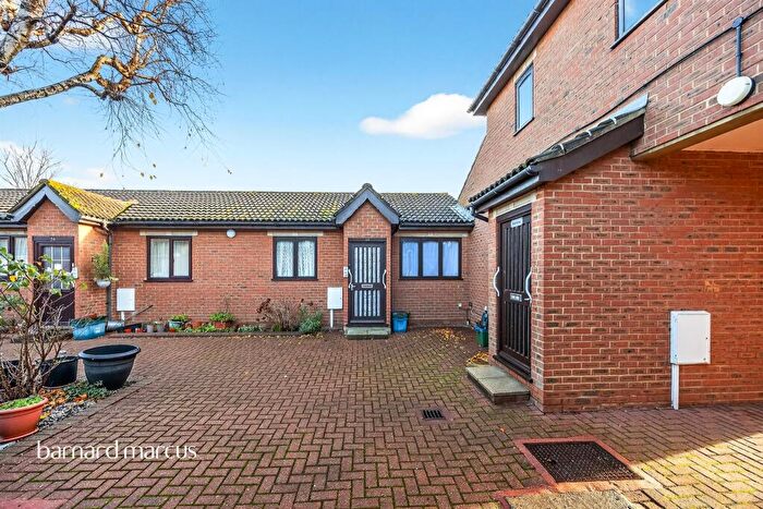 1 Bedroom Terraced Bungalow For Sale In Bletchingley Close, Thornton Heath, CR7