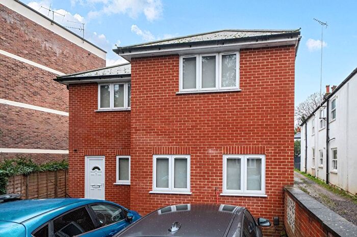 2 Bedroom Flat To Rent In Castlebar Road, Ealing, London, W5