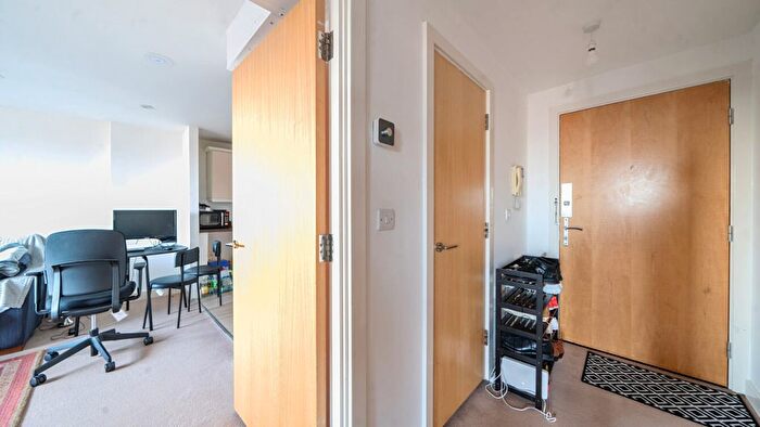 1 Bedroom Flat For Sale In Poppy Drive, London, EN3