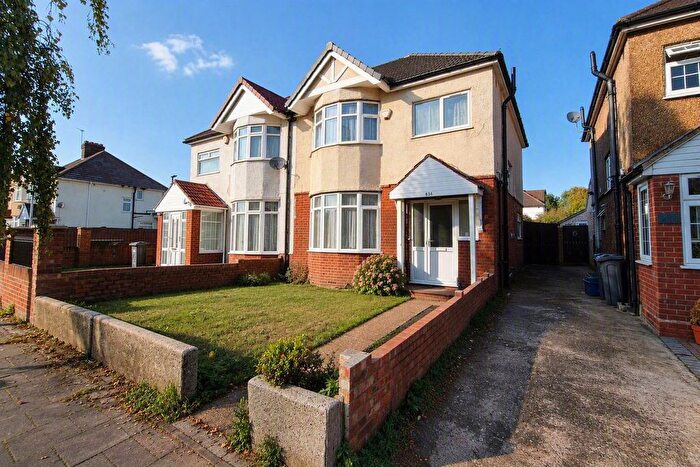 3 Bedroom Semi Detached House To Rent In Great West Road, Isleworth, TW7