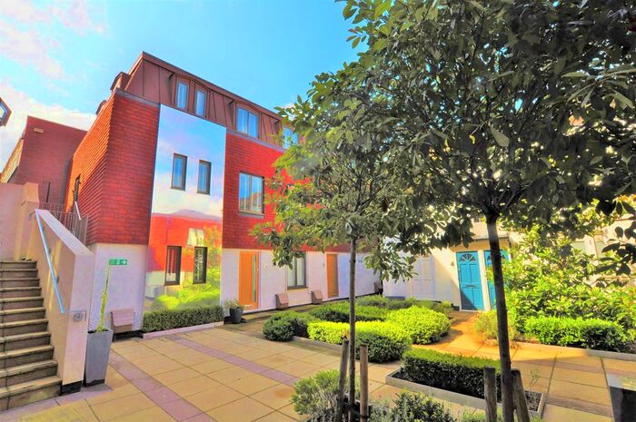 1 Bedroom Flat To Rent In Chertsey Street, Guildford, Surrey, GU1