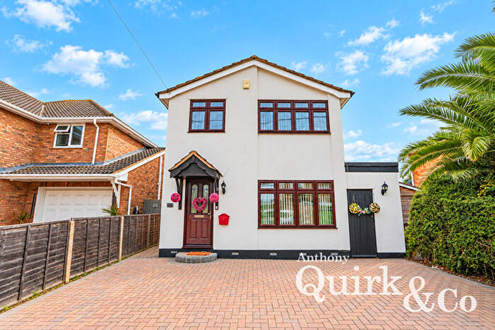 3 Bedroom Detached House For Sale In Gafzelle Drive, Canvey Island, SS8