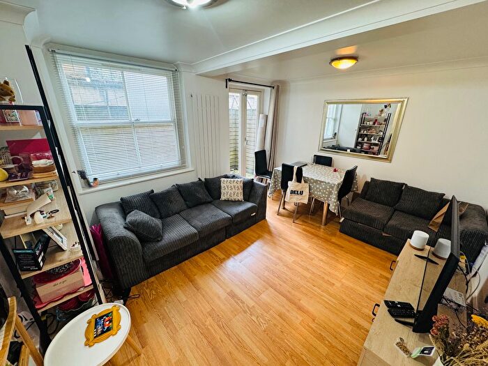 1 Bedroom Flat To Rent In Kingsland Road, London, E8