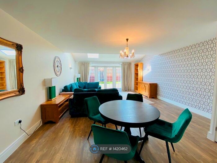 3 Bedroom Semi-Detached House To Rent In Wilfred Waterman Drive, Springfield, Chelmsford, CM1