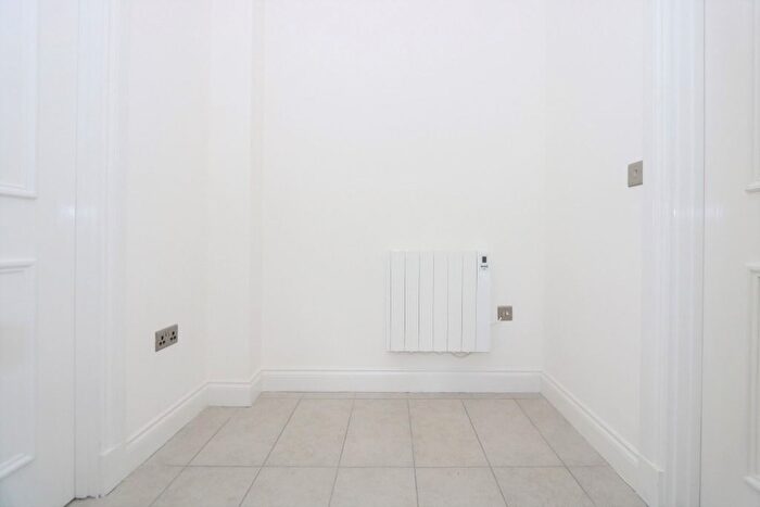 1 Bedroom Flat To Rent In Crown Road North, Glasgow, G12