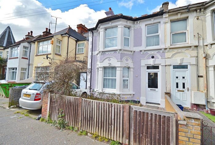 4 Bedroom End Terrace House For Sale In Wellesley Road, Clacton-On-Sea, CO15