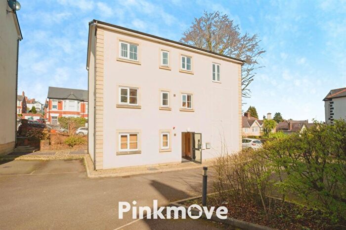 2 Bedroom Flat For Sale In Cwrt Maes Y Llyn, Newport, NP20