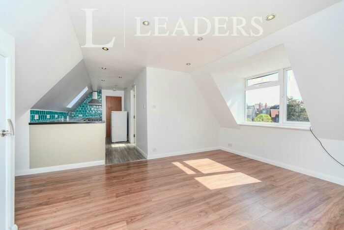 2 Bedroom Apartment To Rent In Princes Square, Hove, BN3