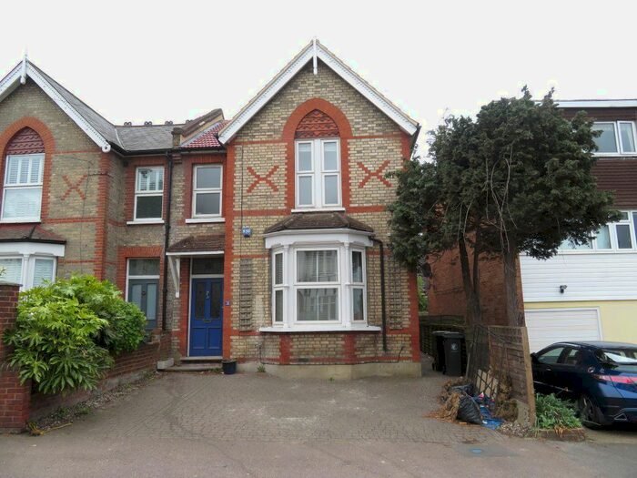 3 Bedroom Property To Rent In Stag Lane, Buckhurst Hill, IG9