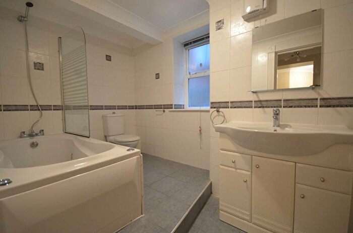 3 Bedroom Flat To Rent In Heaton Moor Road, Heaton Moor, Stockport, SK4