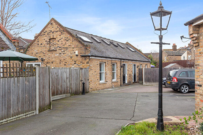 2 Bedroom Chalet To Rent In Short Road, Leytonstone, E11