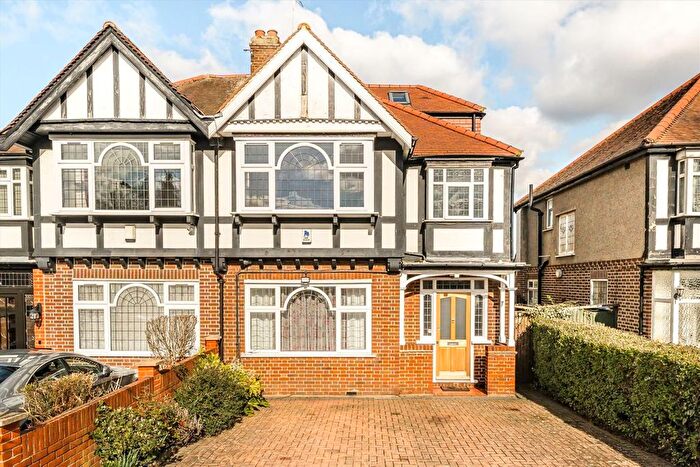 4 Bedroom Semi-Detached House To Rent In Brunswick Road, London, W5