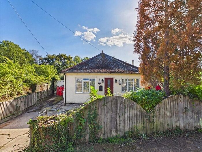 1 Bedroom Detached Bungalow For Sale In Bromley Green Road, Ruckinge, Ashford, TN26
